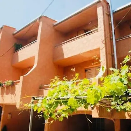 Stylish Maisonette Only 2min Walk To The Holiday home Kiveri
