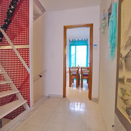 別荘 Stylish Maisonette Only 2min Walk To The Kivérion